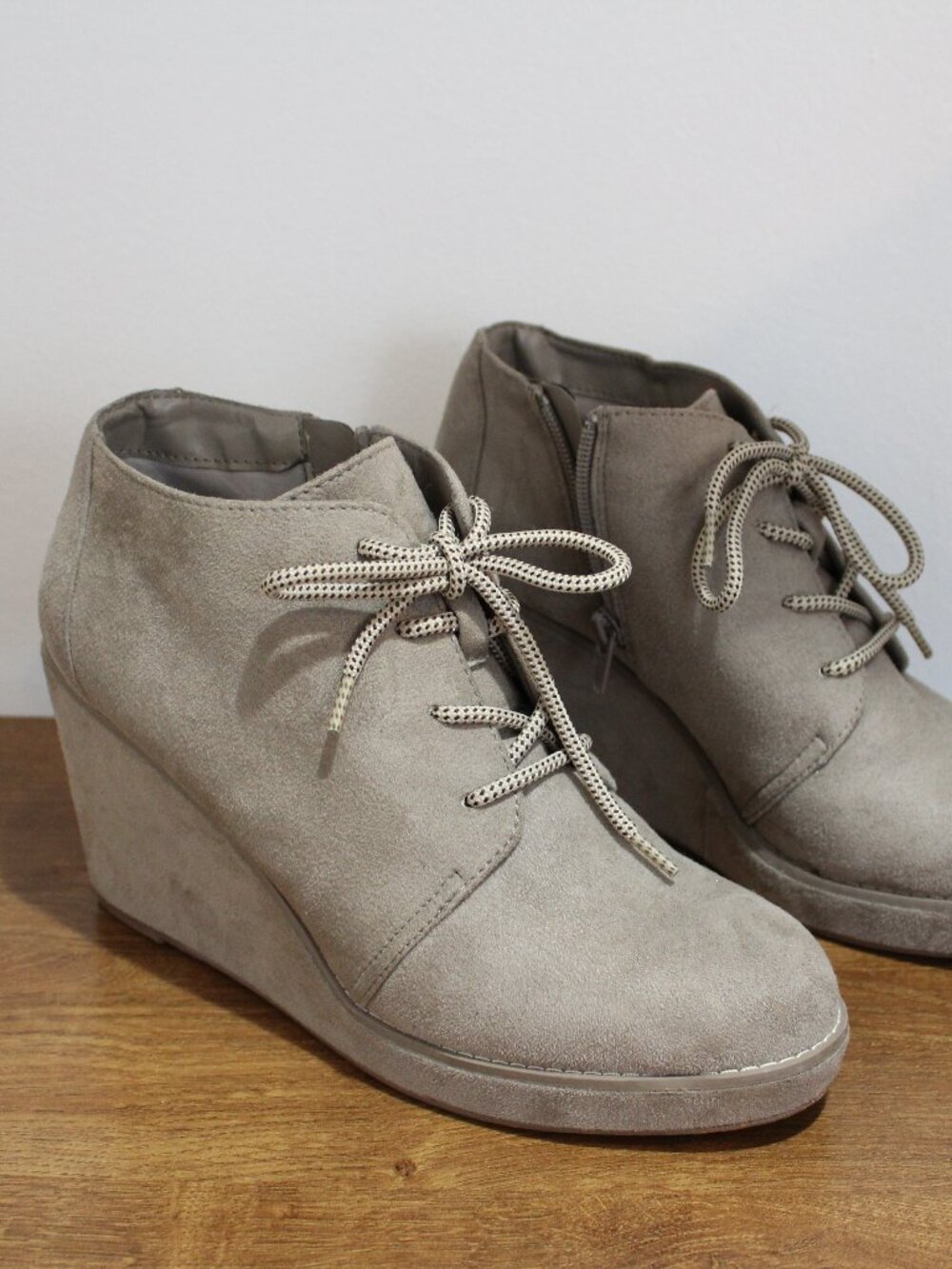 Carlos by Carlos Santana Wills Lace Up Wedge Ankle Booties Grey Suede Size